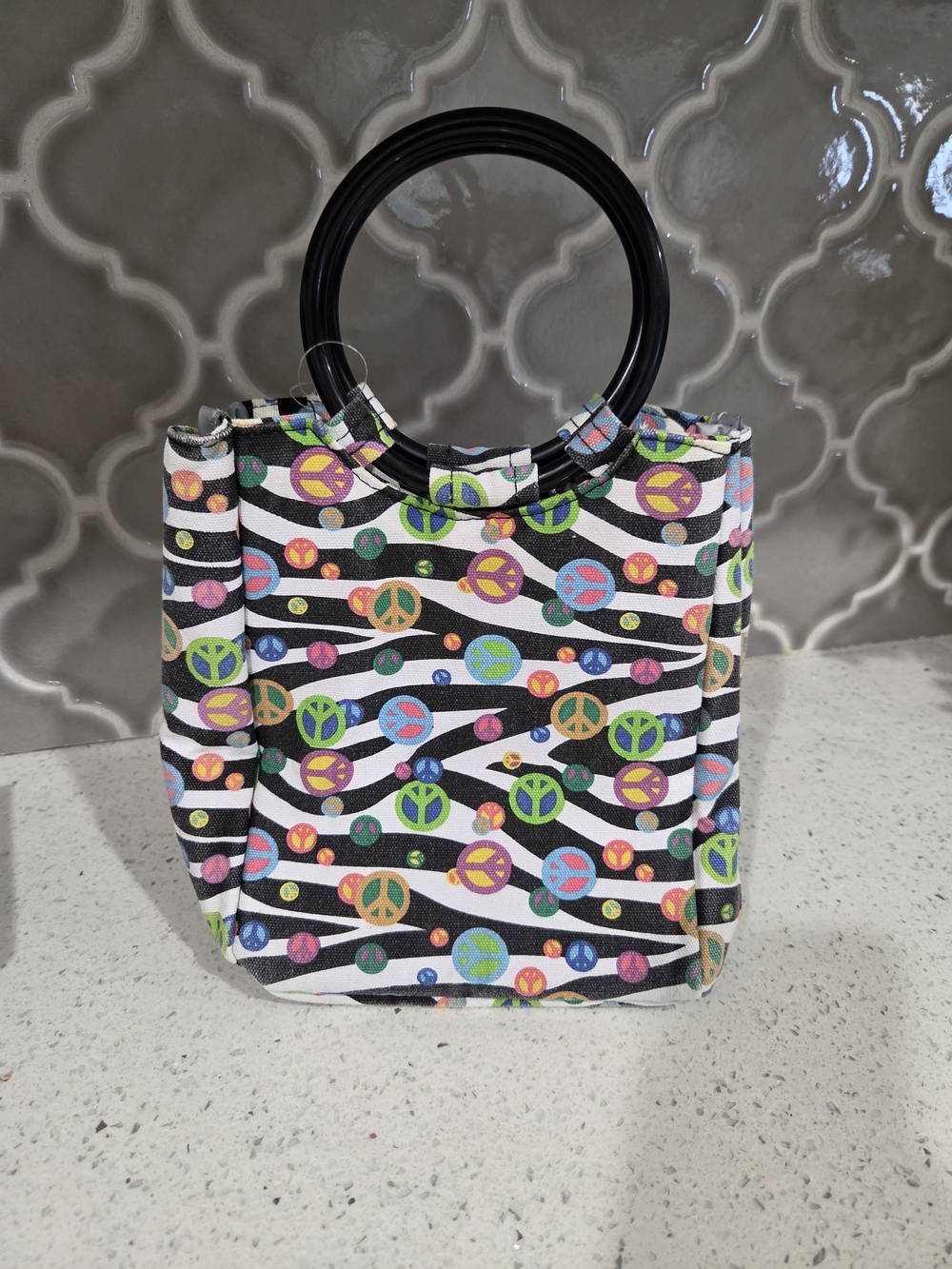 Multicolor Peace Sign Pattern Lunch Bag with Black Ring Handles
